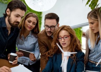 ¿Qué es el triple impacto? Crea una empresa rentable, responsable y social